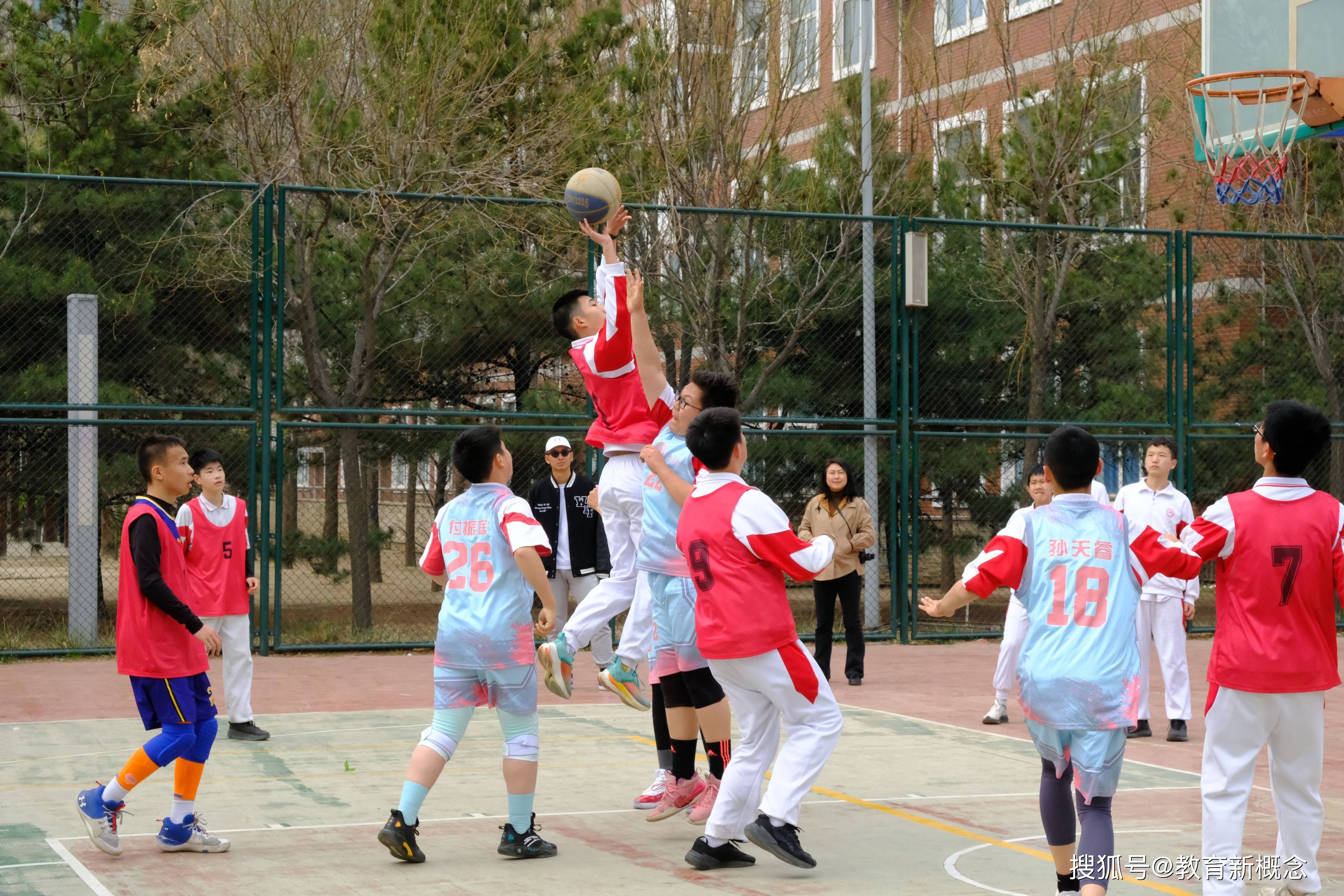 九游娱乐官方-关于篮球比赛全面升级，技战术配合娴熟的信息