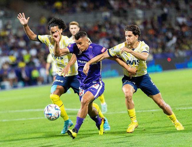 关于欧洲豪门交锋,火爆场面震撼全场!的信息 关于欧洲豪门交锋,火爆场面震撼全场!的信息