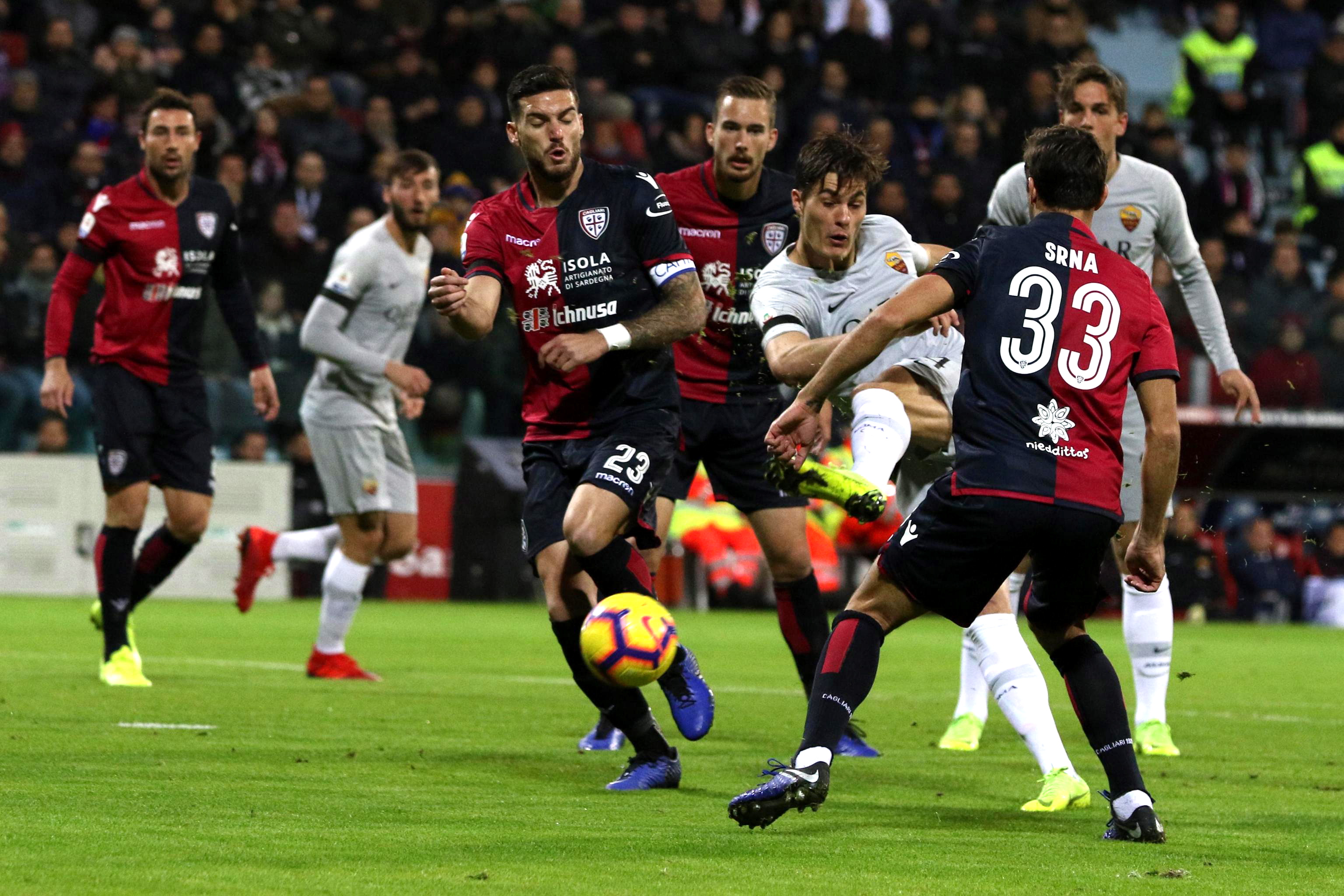 卡利亚里遭遇球迷示威,俱乐部高层召开紧急会议的简单介绍 卡利亚里遭遇球迷示威,俱乐部高层召开紧急会议的简单介绍