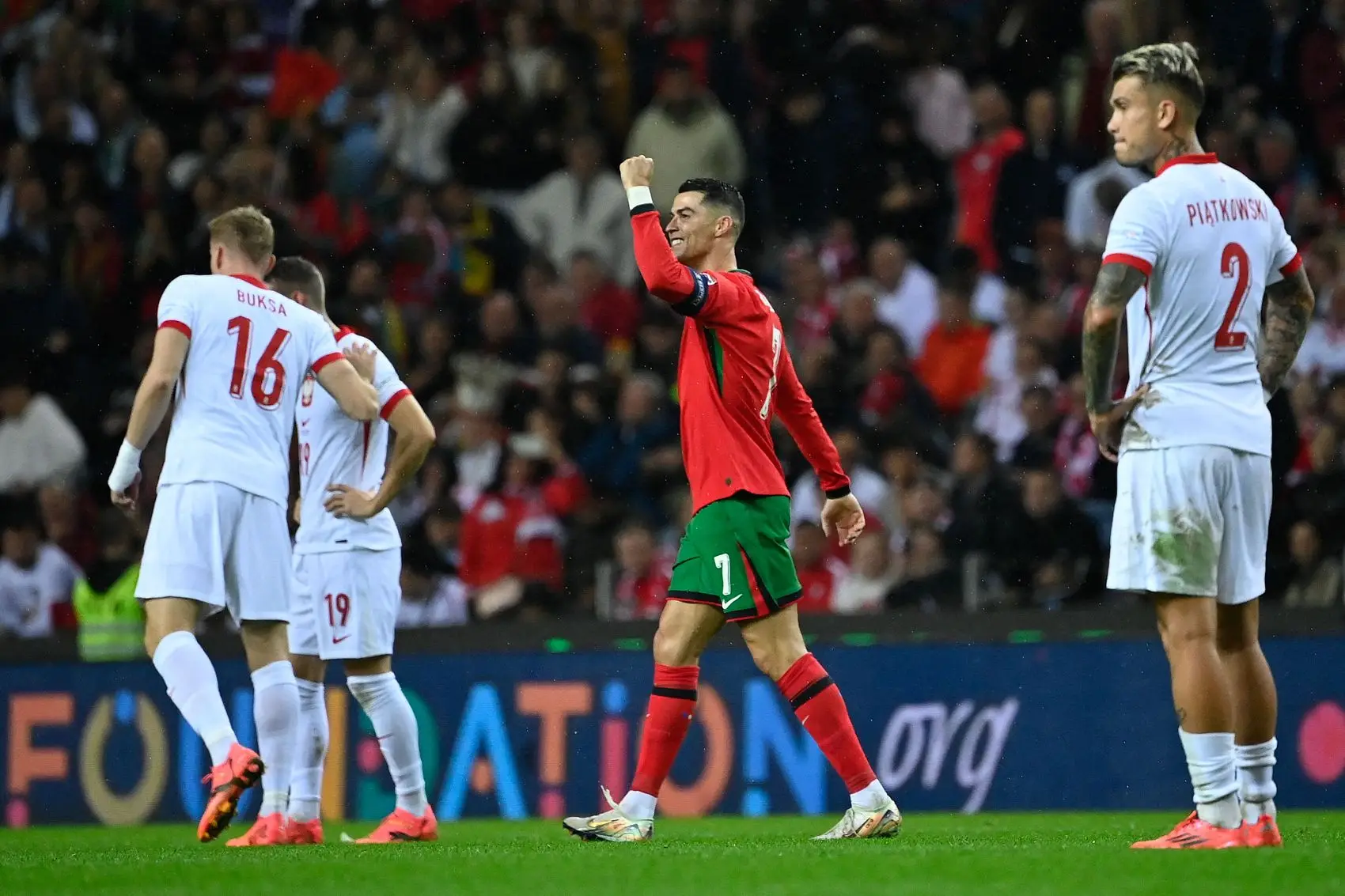 九游中国-热血燃情：欧洲足球联赛壮举频现