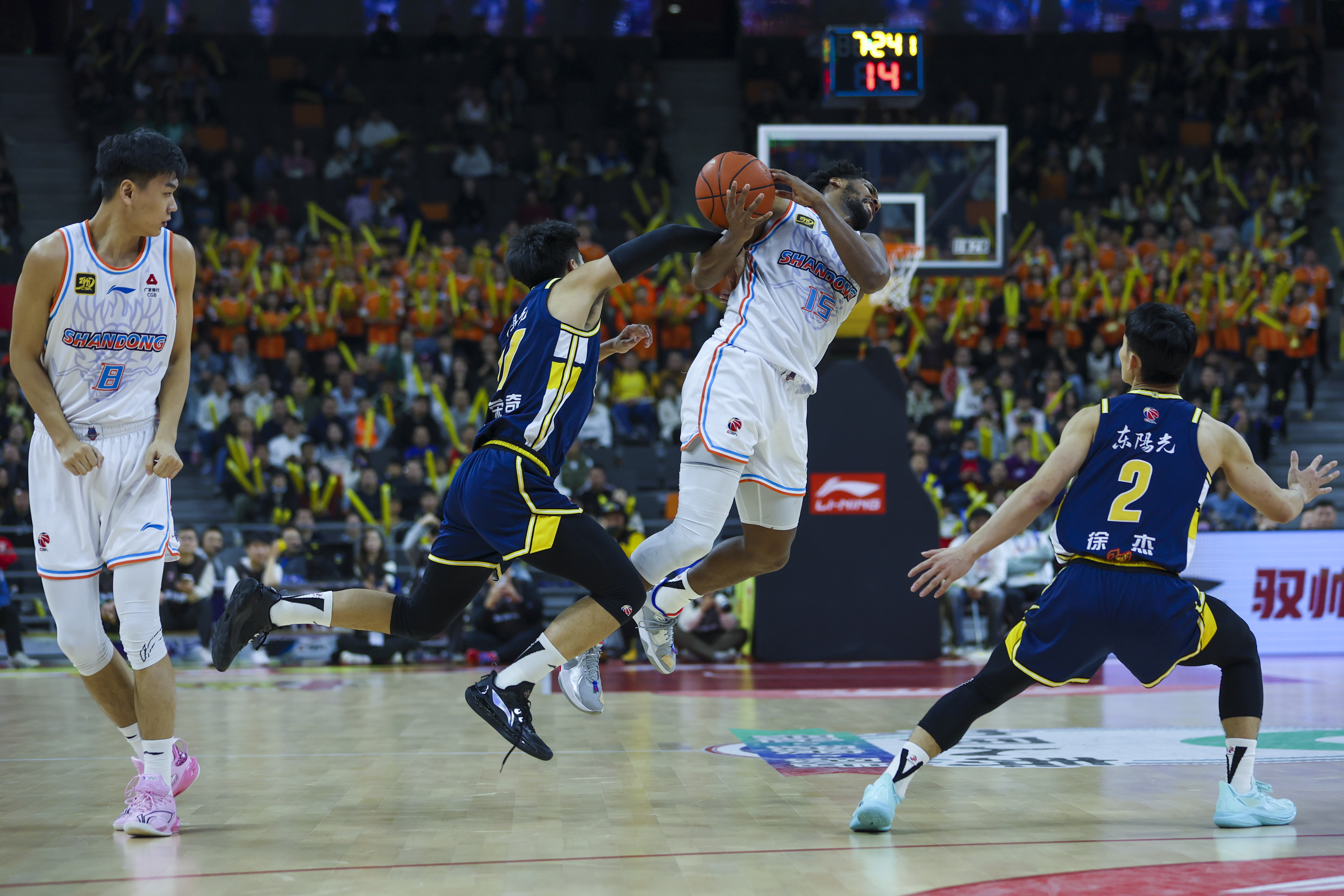 九游娱乐-紧张比赛结束，名将倾尽全力保住胜利的简单介绍