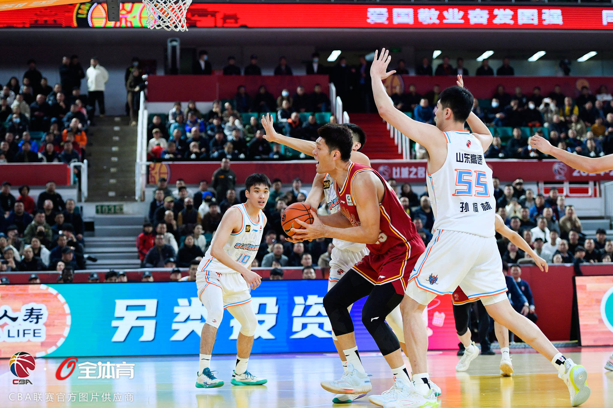 九游娱乐-山西男篮主场取胜,继续扩大领先优势的简单介绍