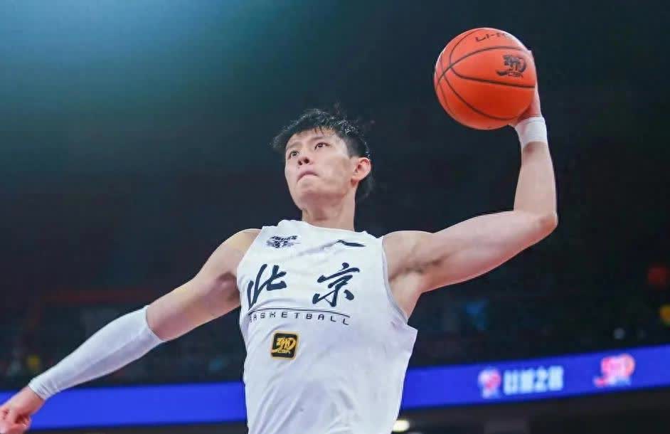 九游体育平台-关于球员的出色发挥带领球队取得胜利,赛场上充满激情!的信息