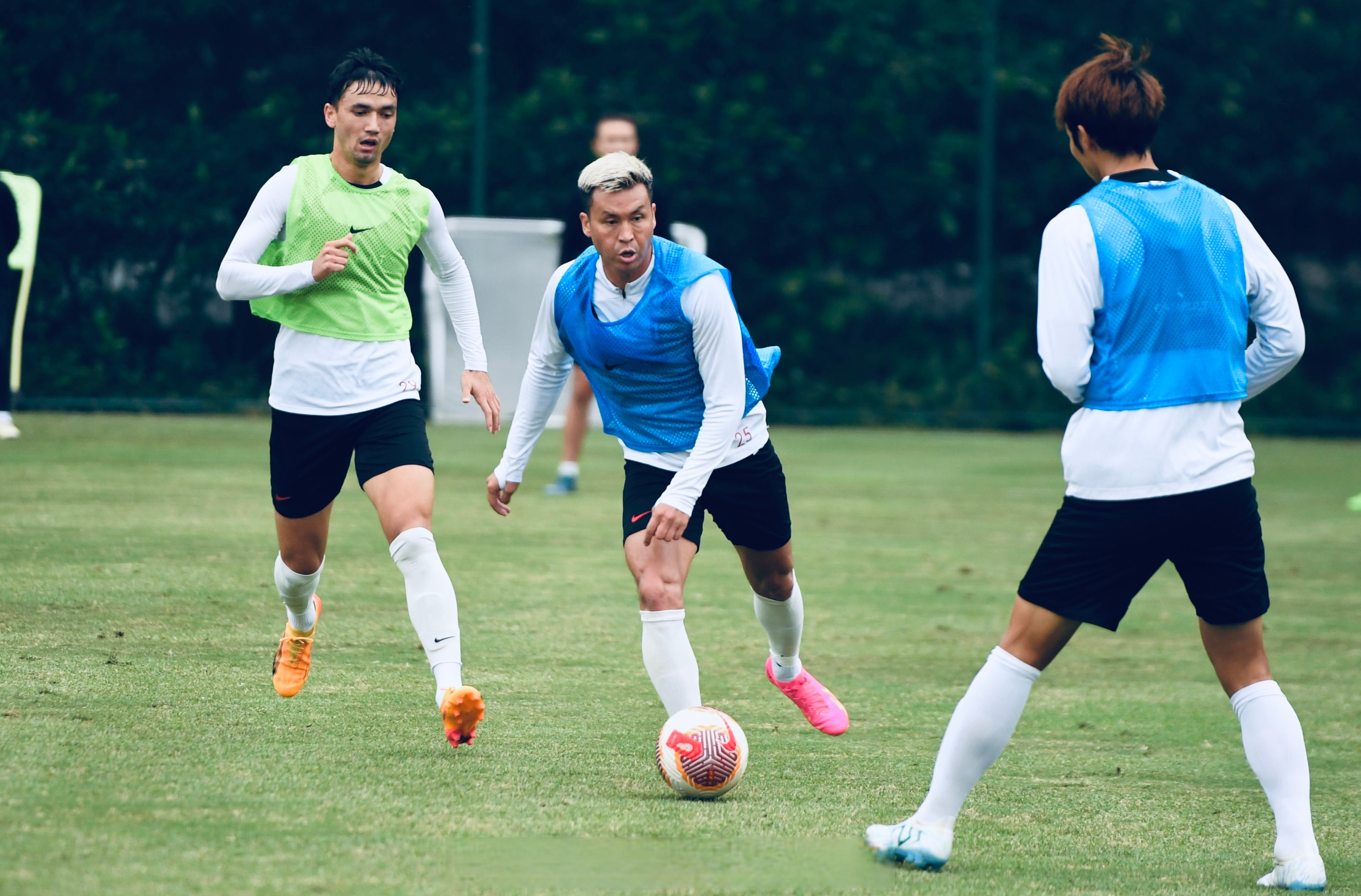 直布罗陀国家队球员体能训练有成效,备战状态良好的简单介绍 直布罗陀国家队球员体能训练有成效,备战状态良好的简单介绍