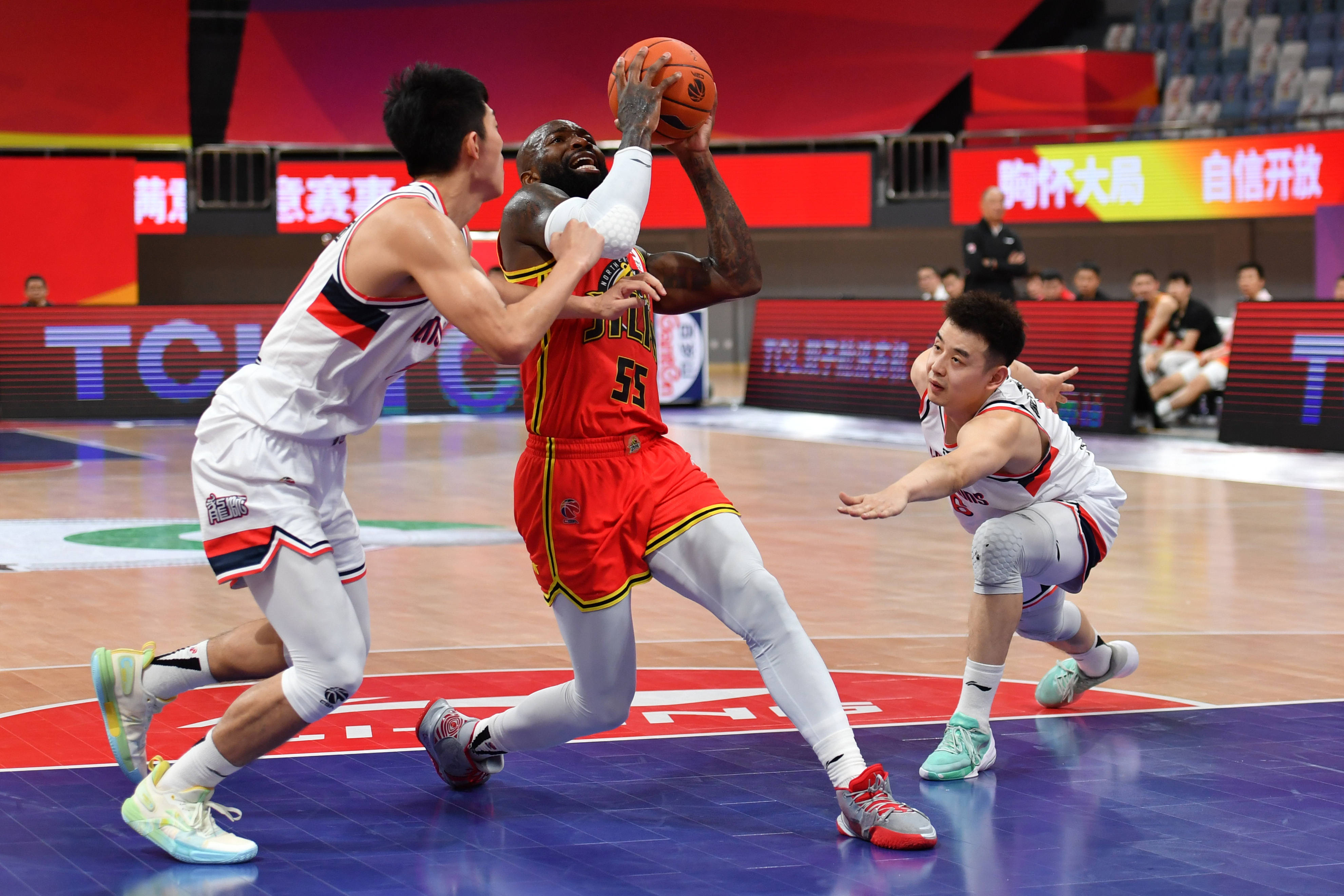 吉林男篮告负辽宁,遭遇两连败 吉林男篮告负辽宁,遭遇两连败