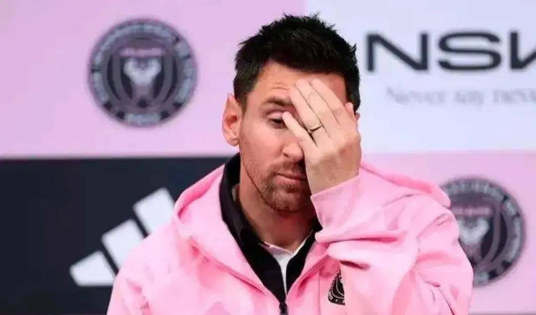 里昂球迷集体抗议裁判判罚,赛后掀风波的简单介绍 里昂球迷集体抗议裁判判罚,赛后掀风波的简单介绍