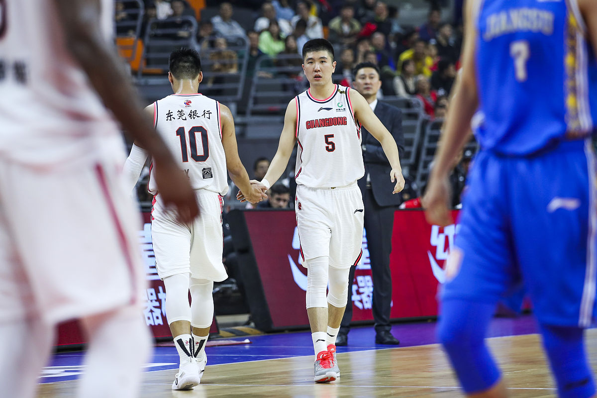 9you娱乐-外援发挥出色,协助球队取得胜利