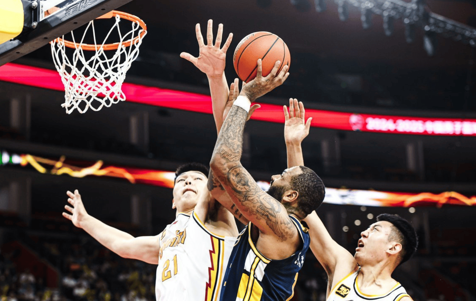 九游娱乐首页-惊险逆转!球队在比赛最后时刻实现逆袭胜利的简单介绍