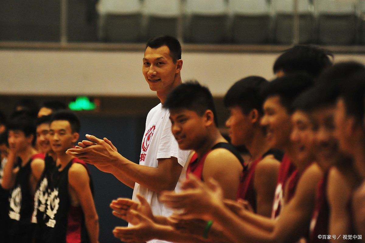九游娱乐入口-比赛拼抢激烈,球员身体素质优势显著