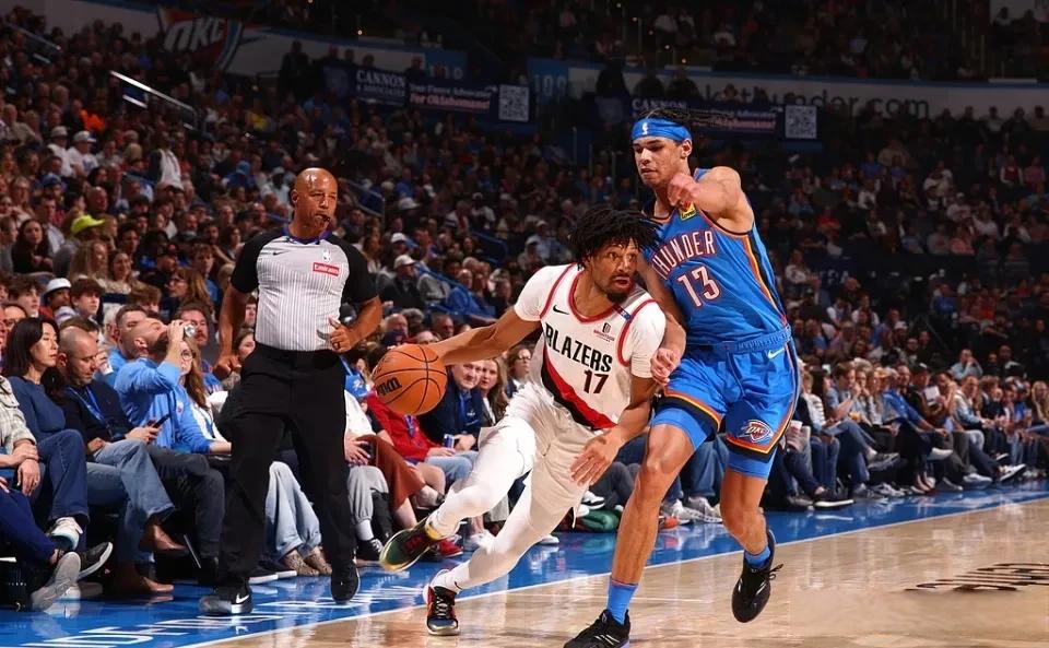 雷霆万钧的比赛场面令人震撼不已的简单介绍 雷霆万钧的比赛场面令人震撼不已的简单介绍