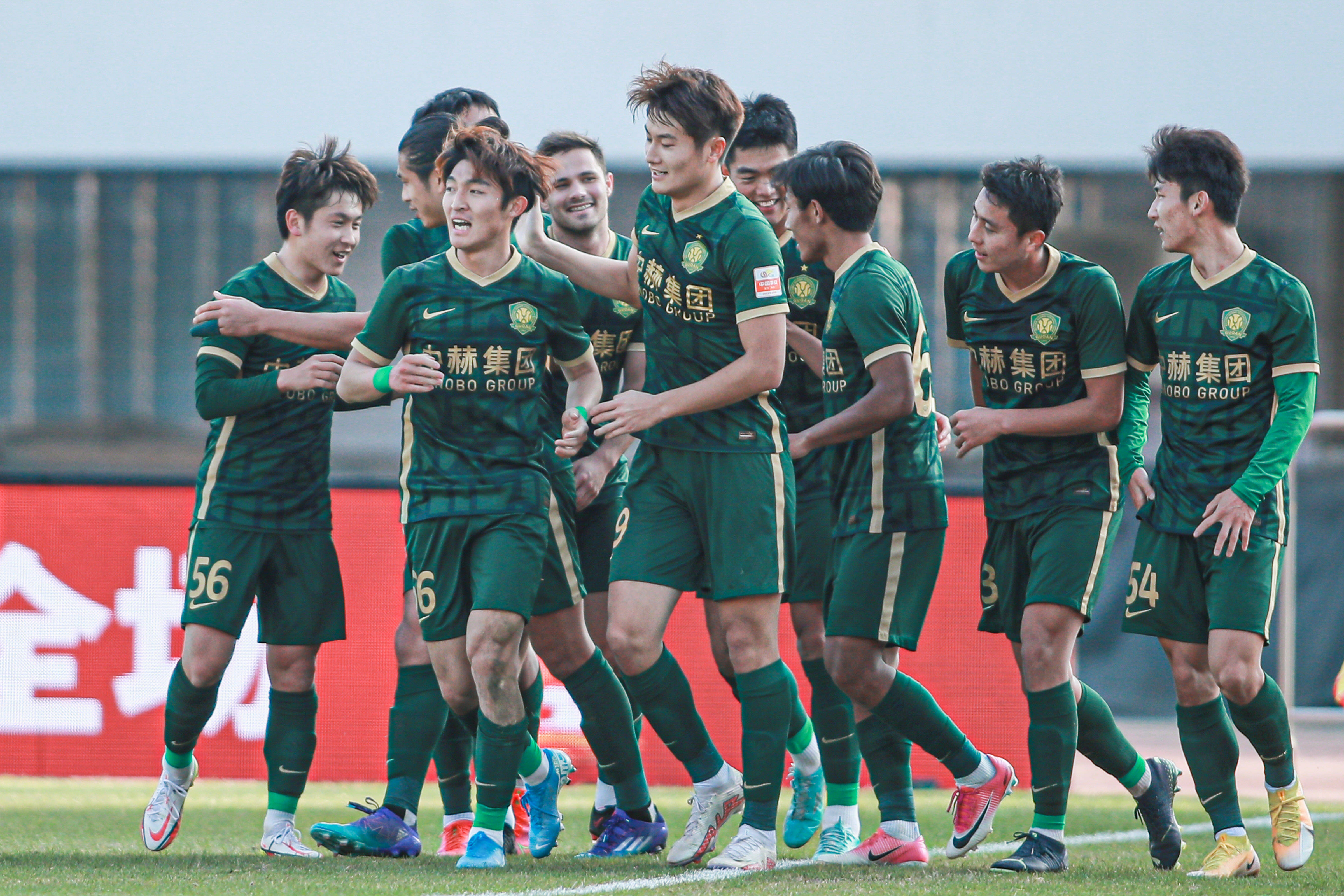 南特青训球员表现抢眼,引起豪门关注 南特青训球员表现抢眼,引起豪门关注