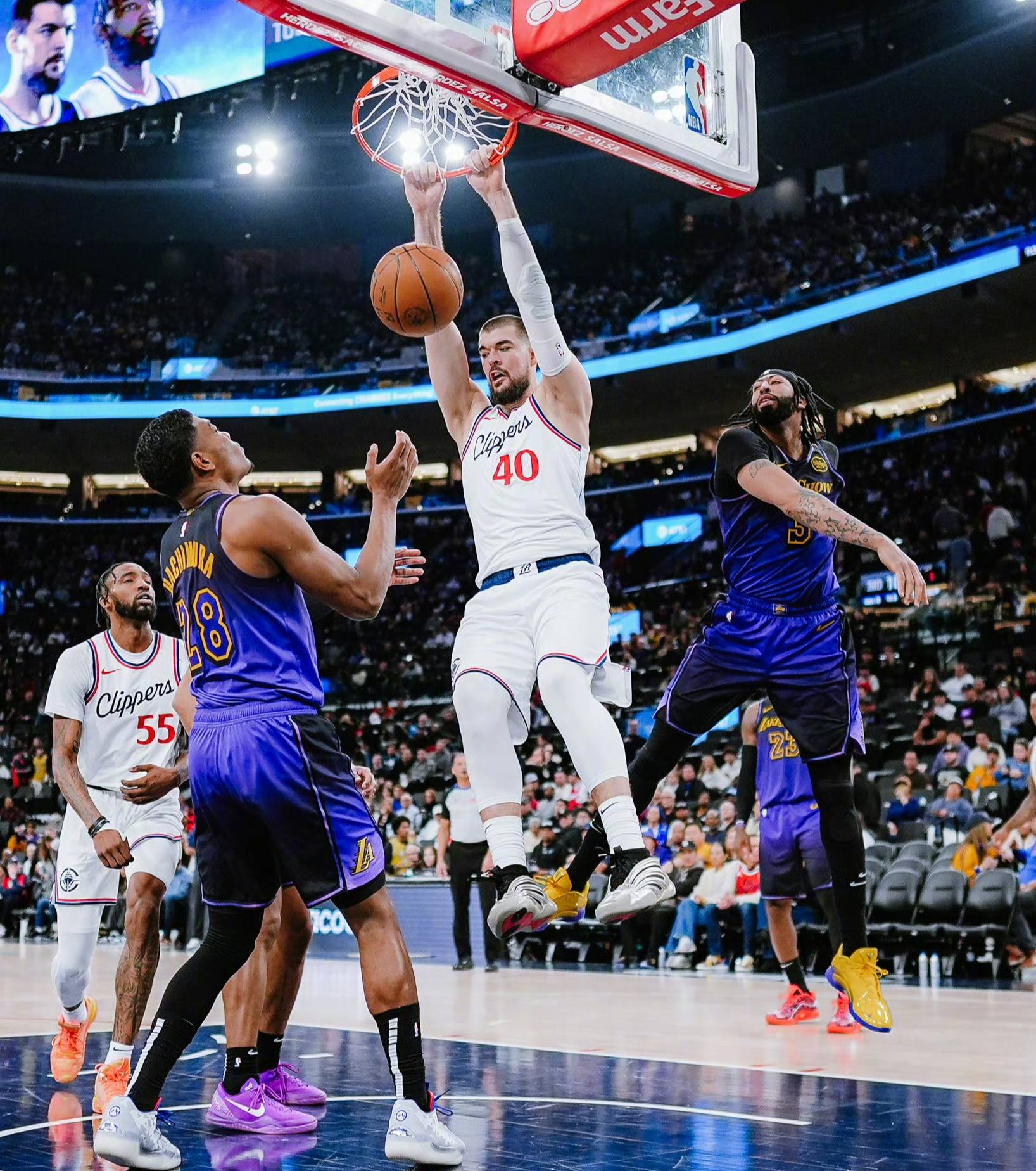 快船前锋状态回升,奏凯战胜活塞 快船前锋状态回升,奏凯战胜活塞