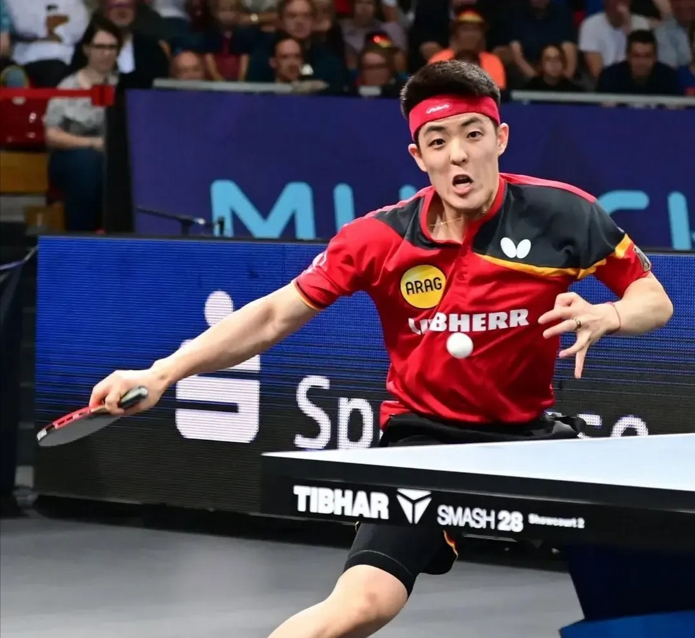 印度拳击手力克对手笑容夺冠赛场