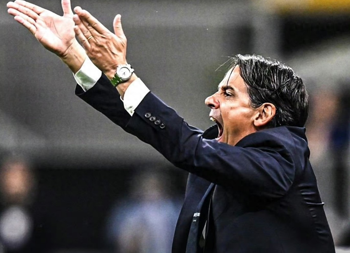 包含那不勒斯失策：欧冠冠军奖杯唯靠拼搏收获的词条