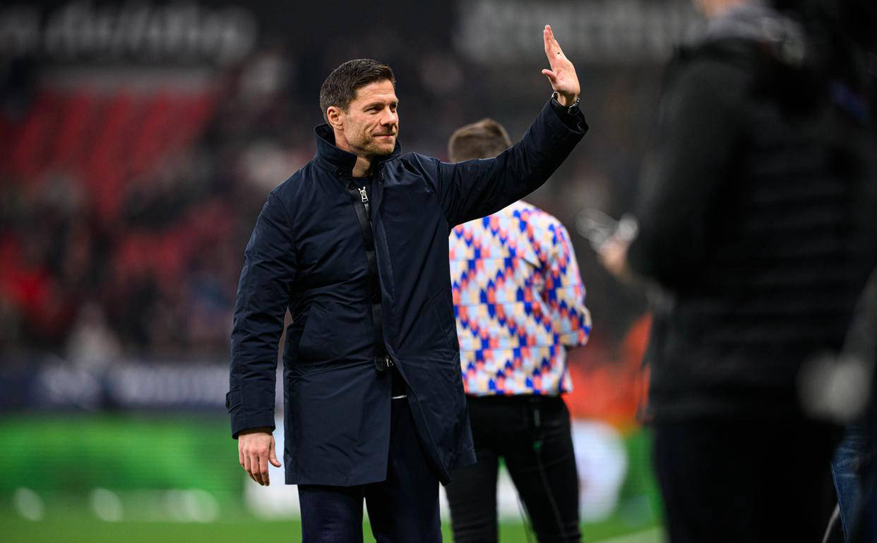 包含勒沃库森主场告负，连胜终结的词条