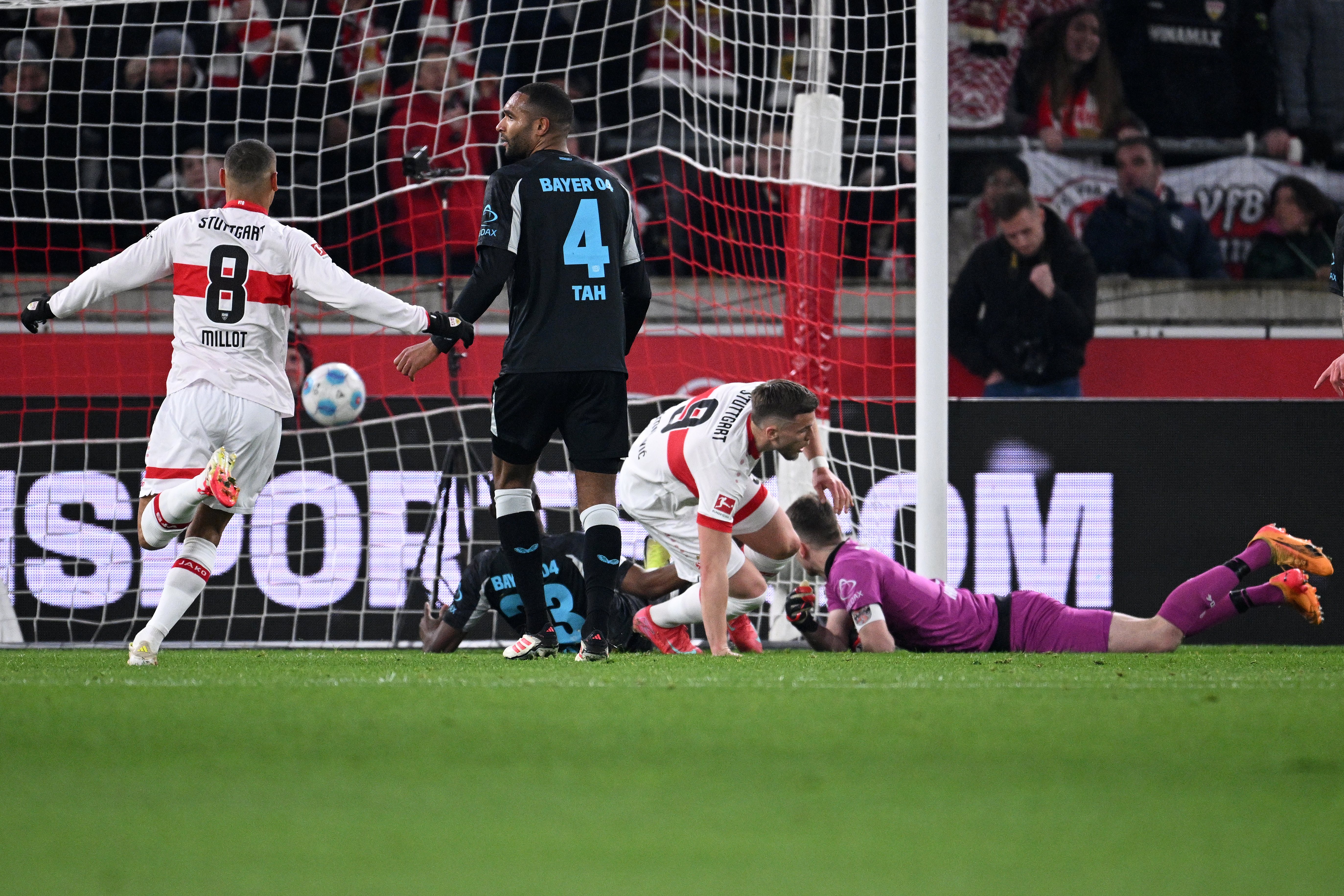 勒沃库森客场不敌对手,德甲前四位置受威胁的简单介绍 勒沃库森客场不敌对手,德甲前四位置受威胁的简单介绍