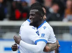 阿尔勒主场战平,卫冕雄心未泯 阿尔勒主场战平,卫冕雄心未泯