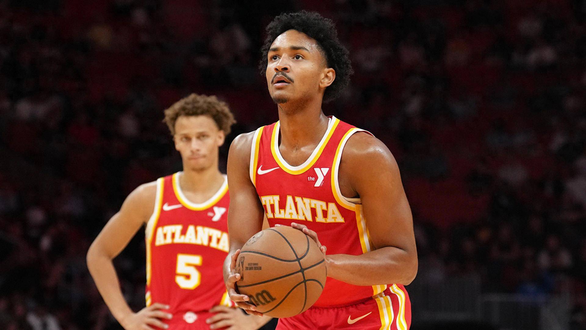 老鹰主场获胜,球队自信心大增 老鹰主场获胜,球队自信心大增