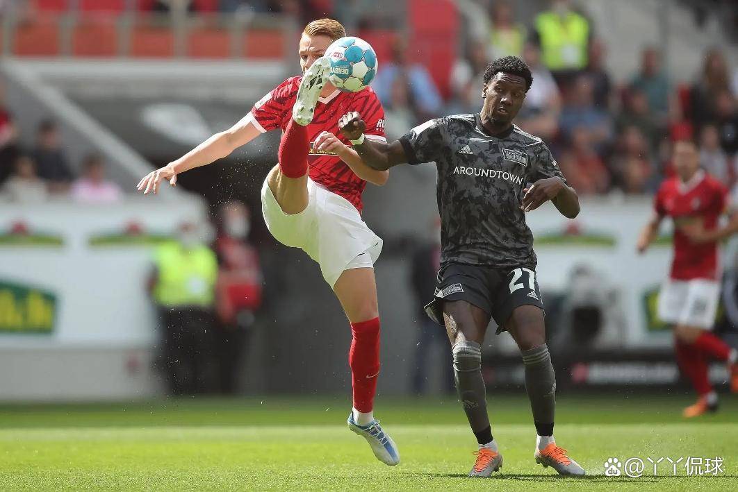 弗赖堡客场取胜,挤入前四名 弗赖堡客场取胜,挤入前四名