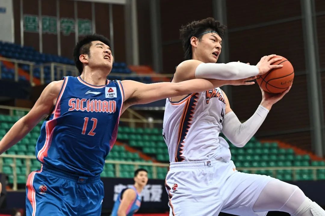 辽宁宏运继续领跑,战绩亮眼 辽宁宏运继续领跑,战绩亮眼