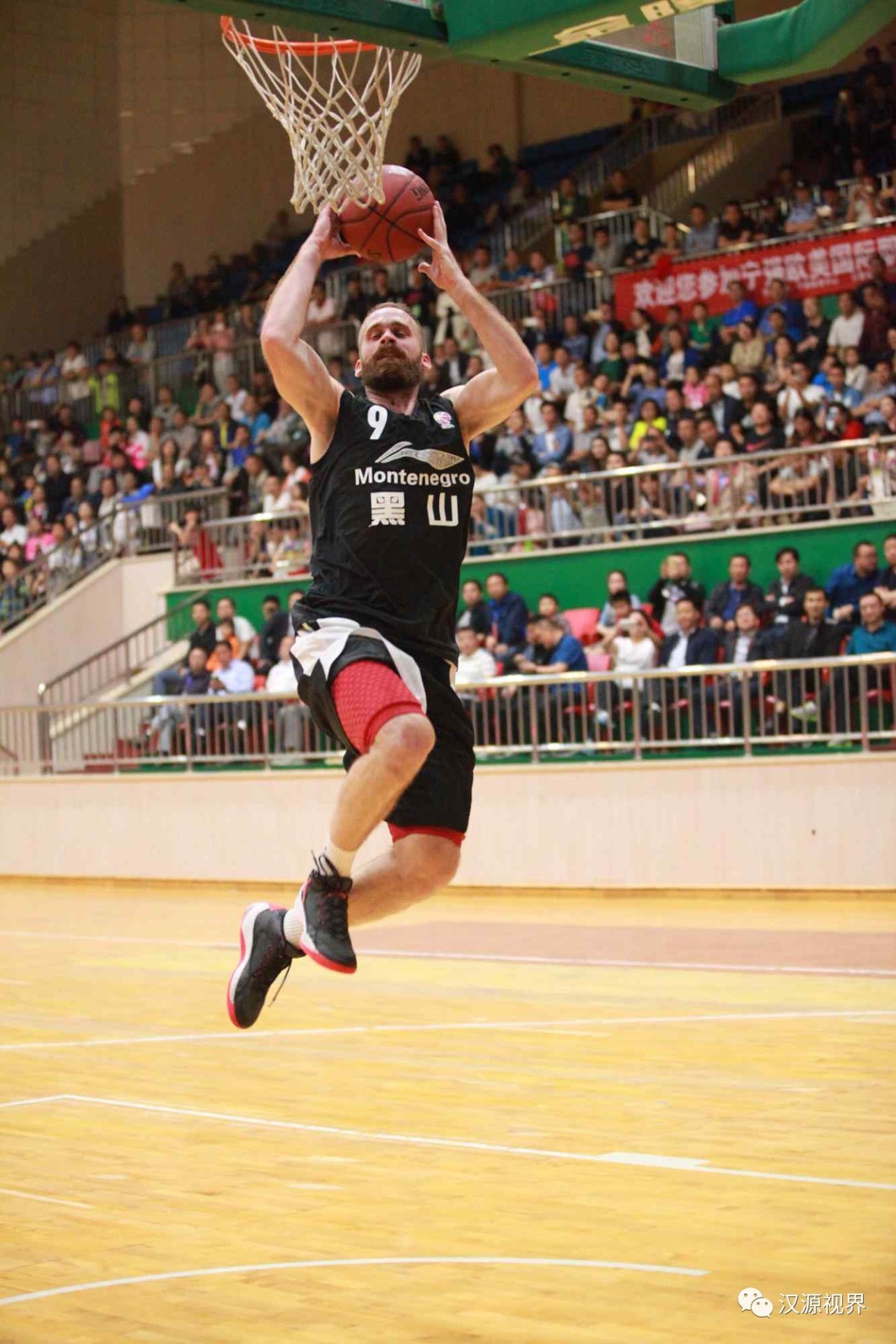 恒大队员技艺超群,用实力击败对手赢得比赛 恒大队员技艺超群,用实力击败对手赢得比赛