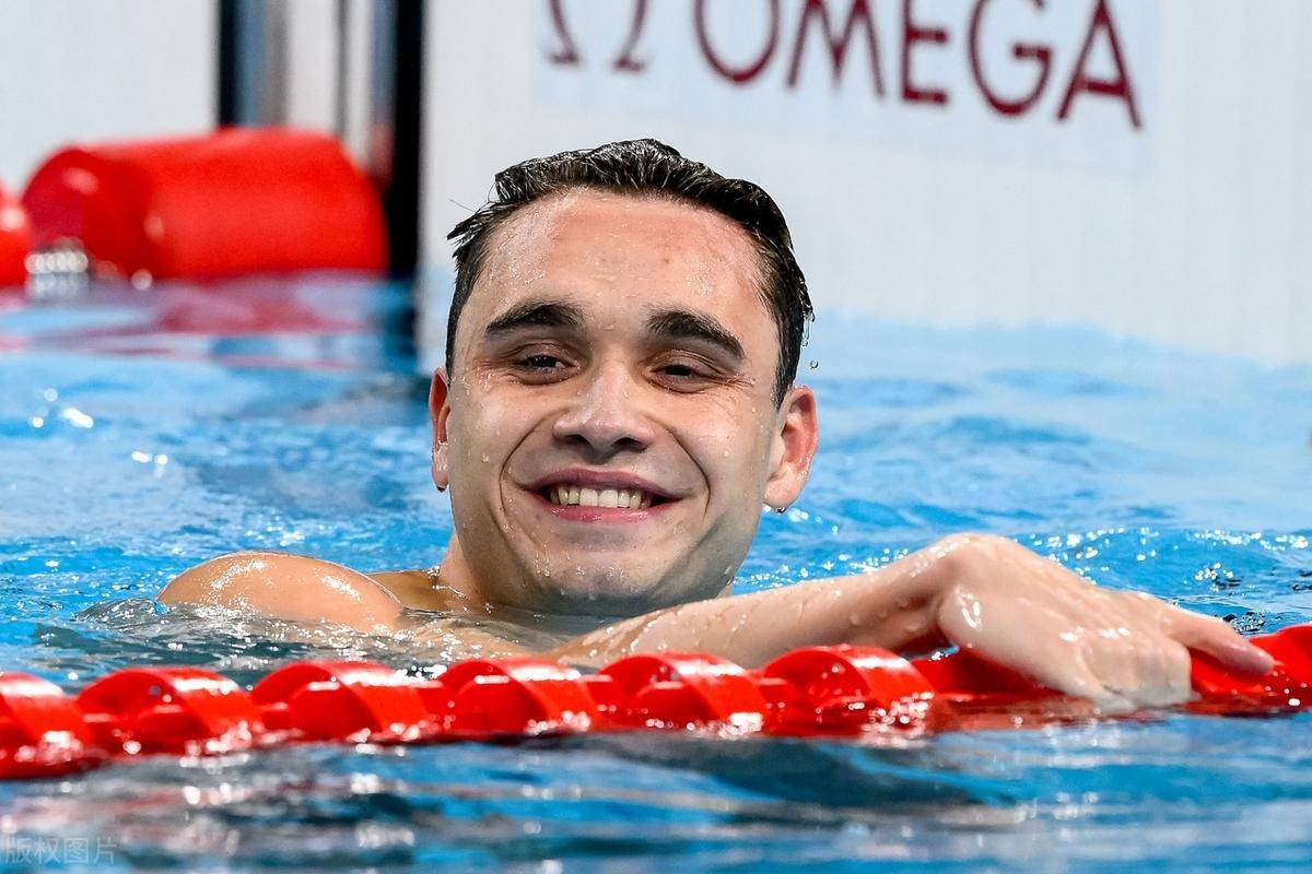九游娱乐首页-匈牙利游泳选手喜庆登顶,雄赳赳气昂昂的简单介绍