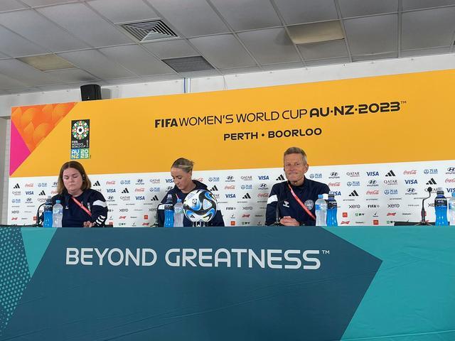 巴黎圣日耶主帅赞誉球员表现,称赞团队合作默契 巴黎圣日耶主帅赞誉球员表现,称赞团队合作默契