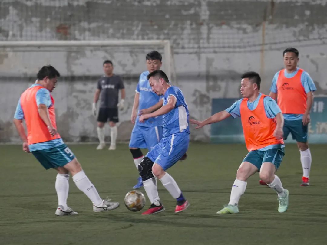 九游体育官方入口-热议备受关注:国际足球赛事热浪袭来