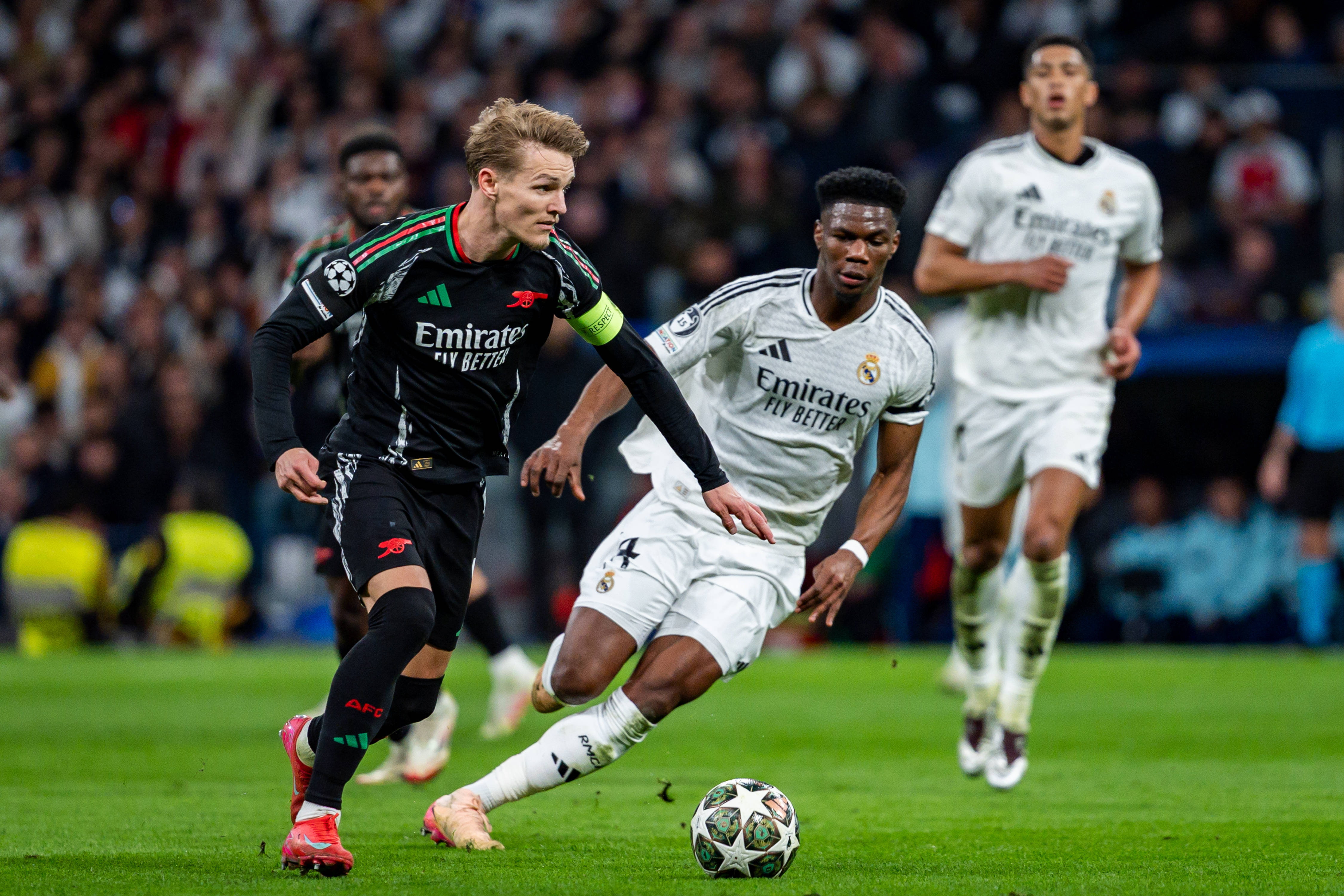 皇马大胜利物浦,稳固欧冠四强席位 皇马大胜利物浦,稳固欧冠四强席位