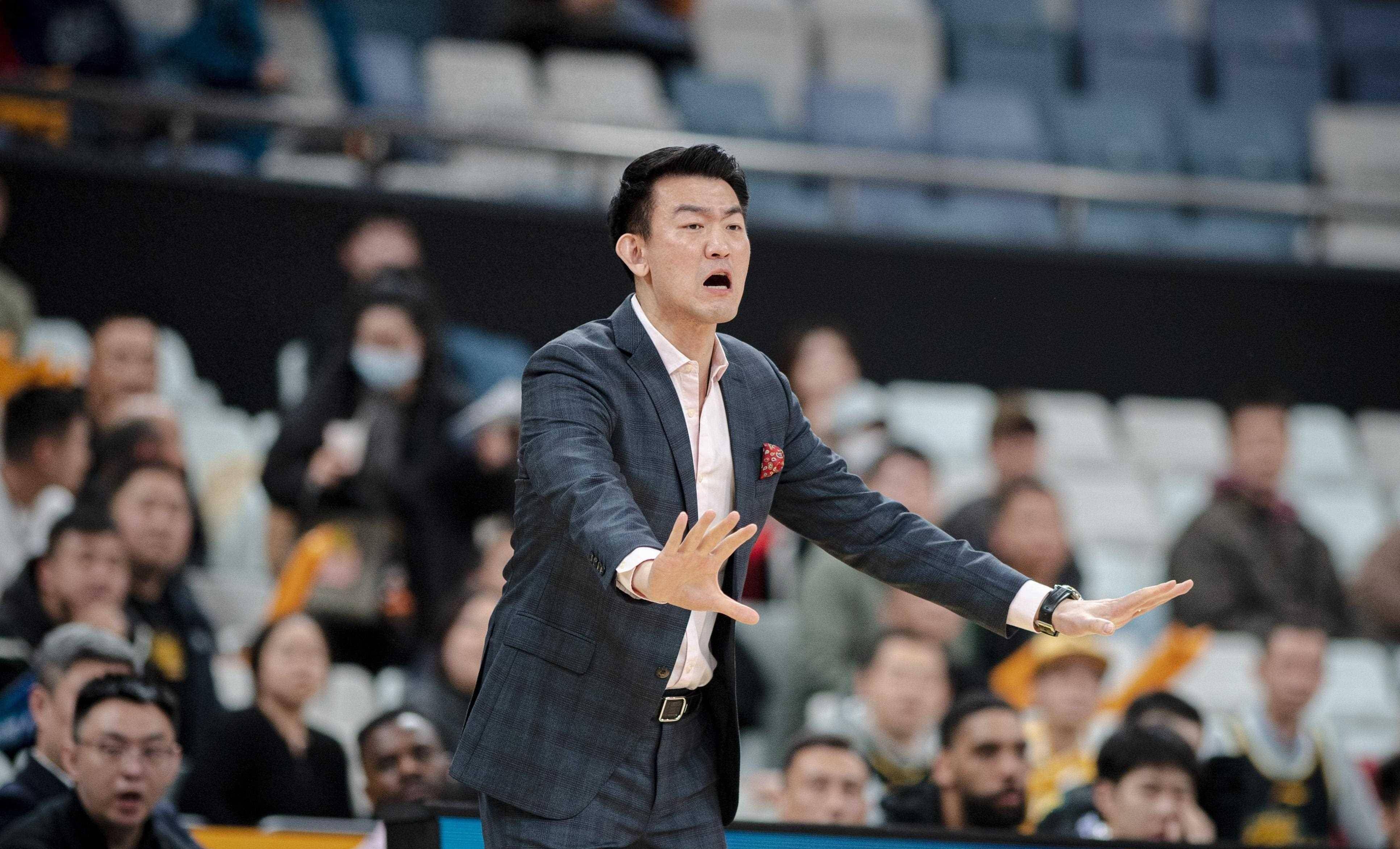 九游娱乐网页-浙江男篮主场两连败,士气受挫的简单介绍