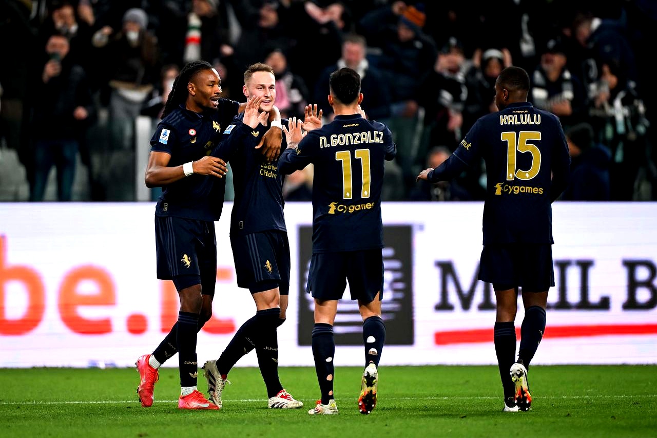 尤文图斯与热那亚队决一雌雄