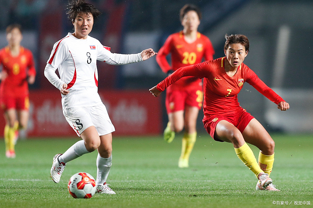 世界女足赛场上,中国队奋勇拼搏晋级四强 世界女足赛场上,中国队奋勇拼搏晋级四强
