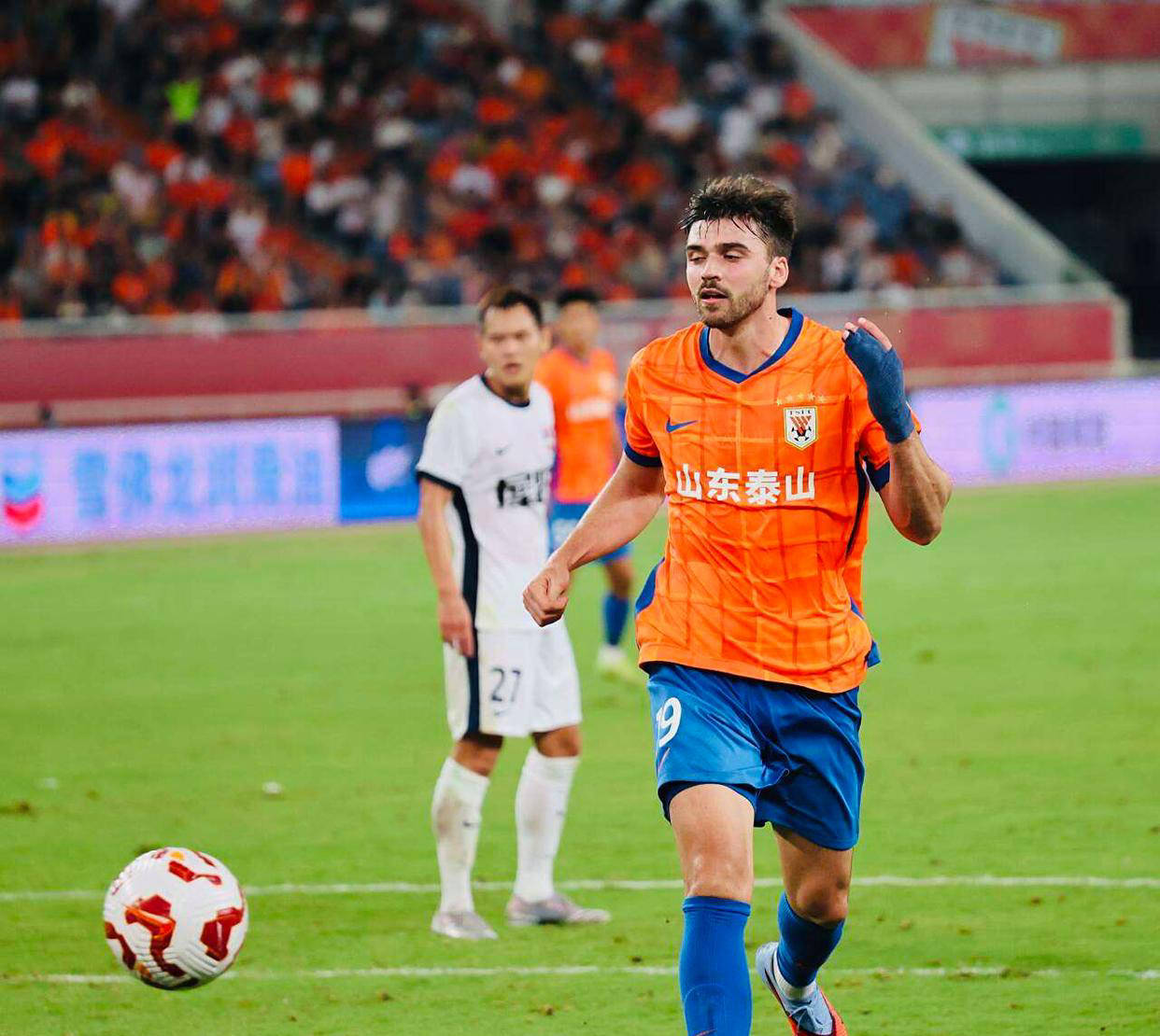 九游体育-伤病情况怎样？球队将如何应对伤病困扰？