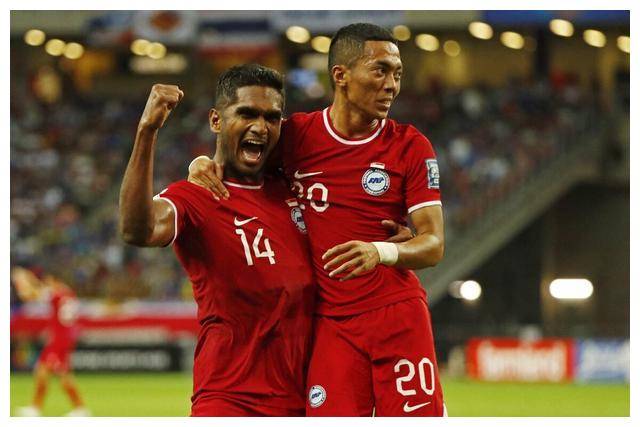 中国国家男足队与新加坡队热身赛比分比地告:2:0胜出 中国国家男足队与新加坡队热身赛比分比地告:2:0胜出