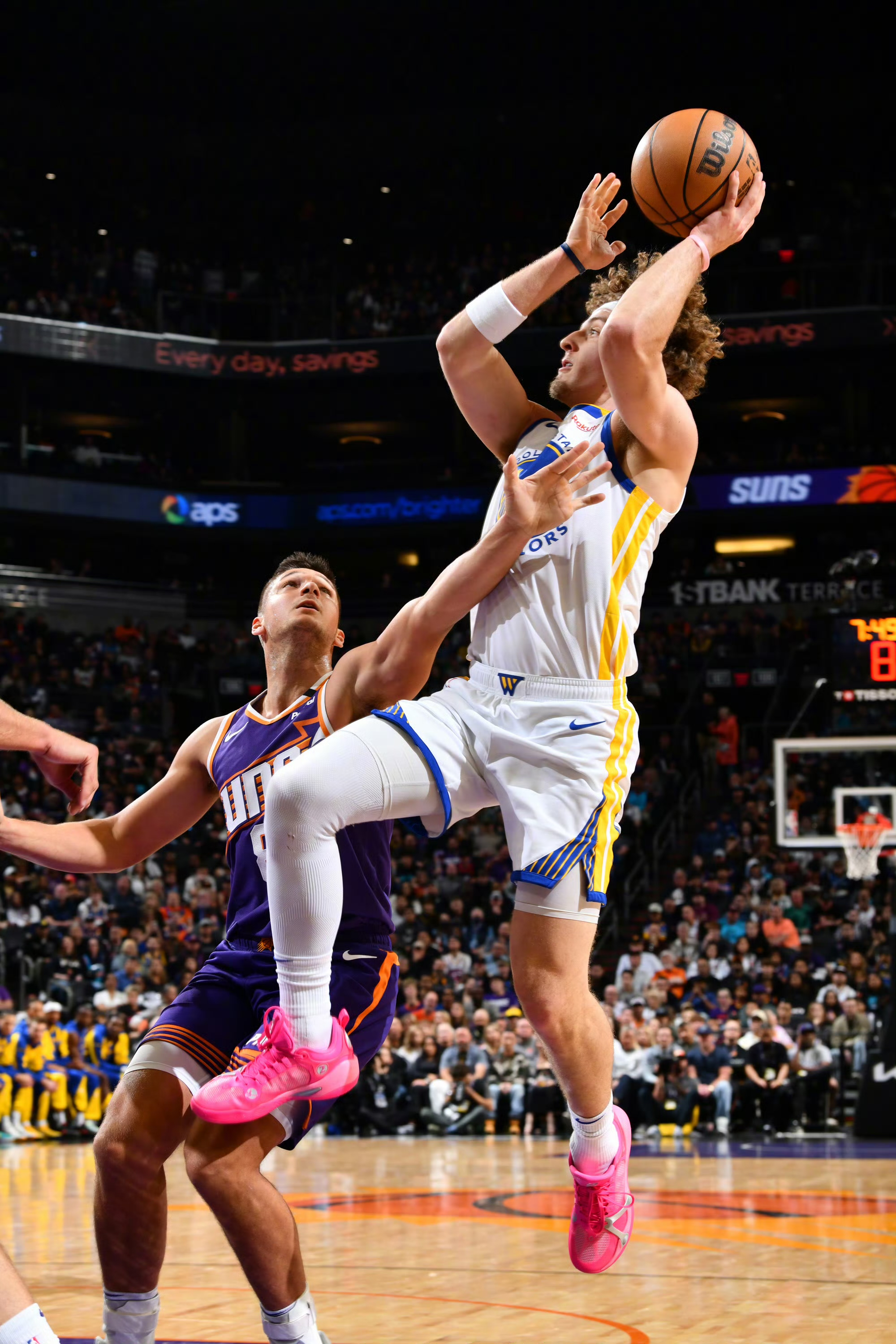 九游娱乐网页-篮网惨遭勇士横扫,杜兰特再度伤愈复出