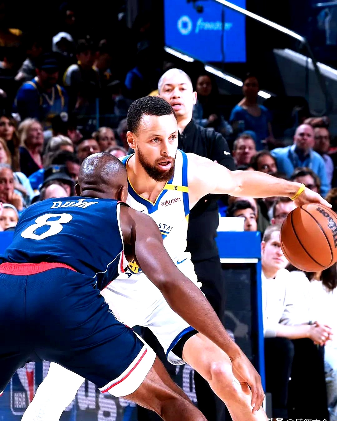 九游app下载-勇士逆转黄蜂,库里砍下35分