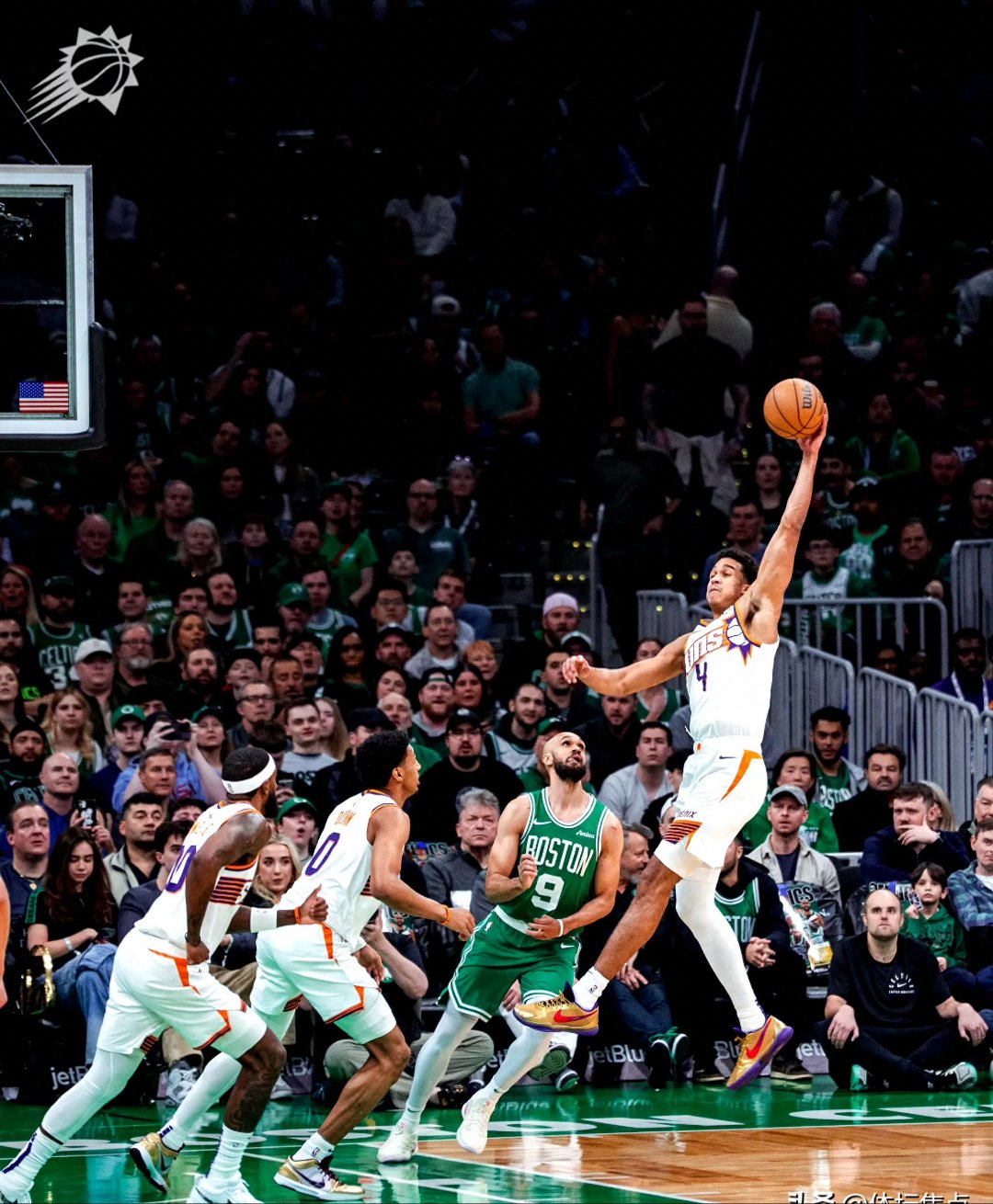 开拓者主场击败太阳,迎来五连胜! 开拓者主场击败太阳,迎来五连胜!